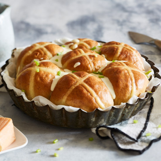 Hotcross Buns au Maroilles